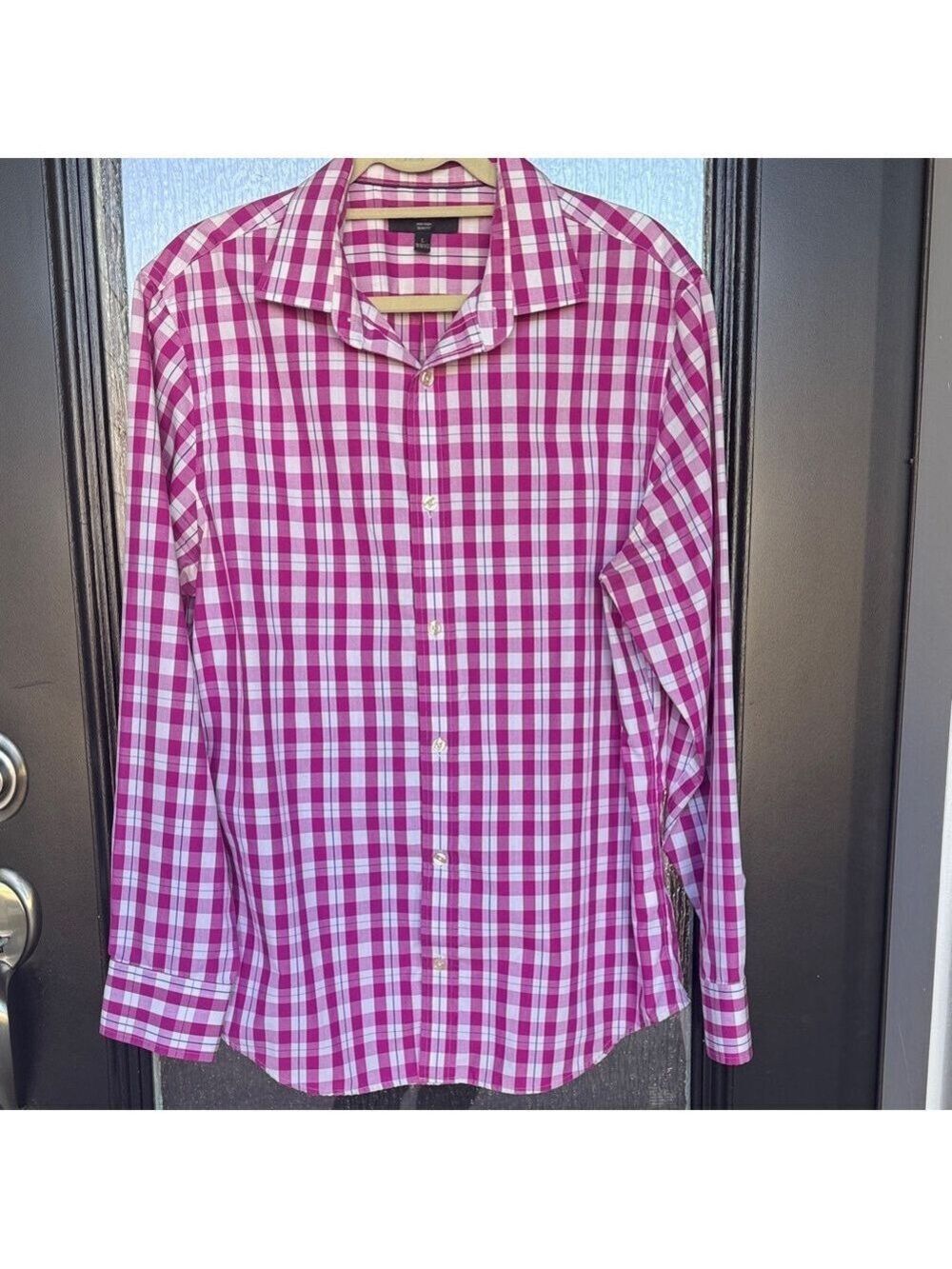 Banana Republic Men's Magenta Checkered Shirt - Picture 2 of 6